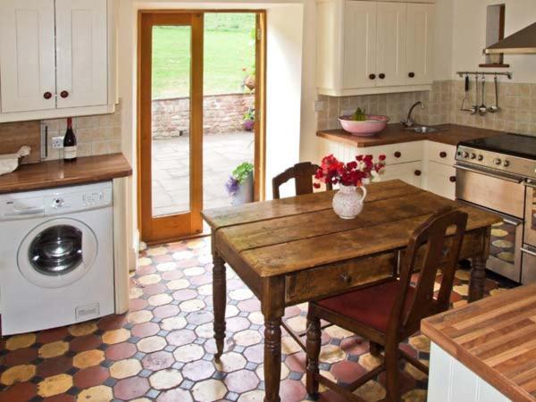 The Lodge Farm Barn Kerne Bridge Экстерьер фото